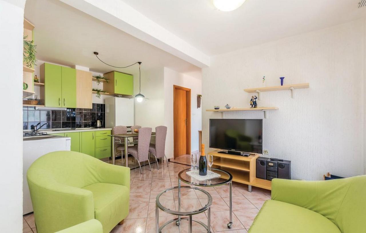Apartments Paola Karlobag Habitación foto